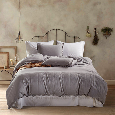 Three-piece bedding set null